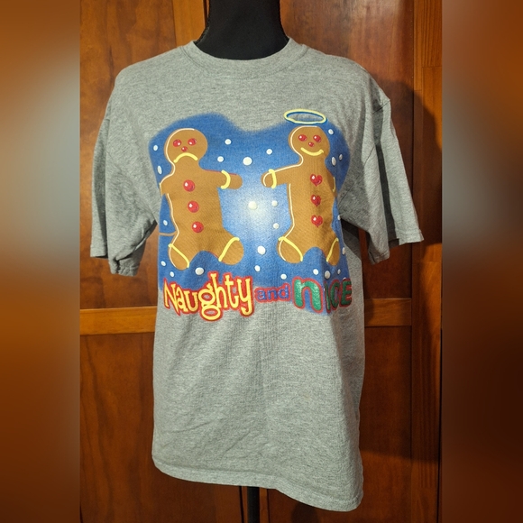 🎄No brand "Naughty and Nice" t-shirt. Gray with colorful gingerbreadmen. Size M - Picture 2 of 3